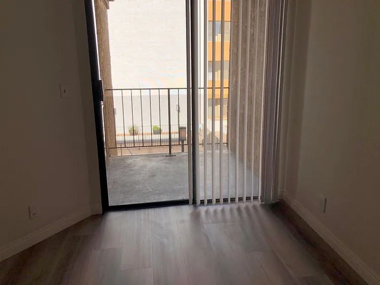515 S Lafayette Park Pl — Photo 4