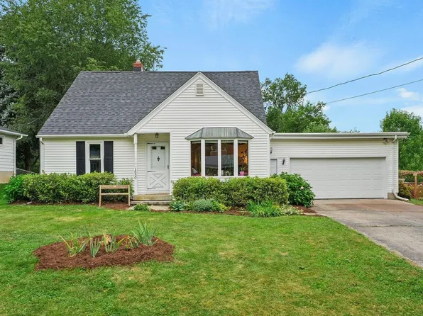 1650 Mayfield Ln, Madison, WI 53704