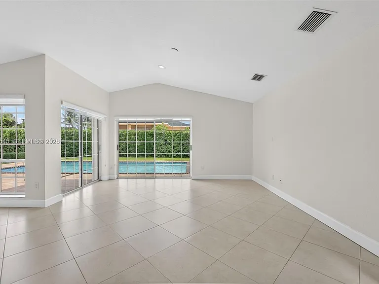 8224 SW 178th Ter — Photo 17