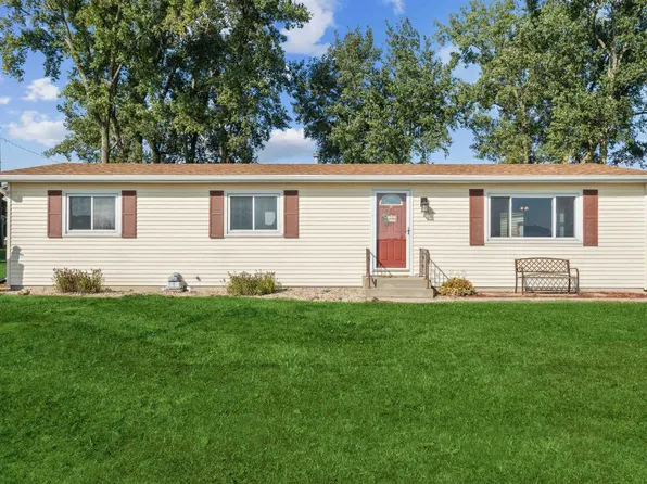 2165 332nd Ave, Dyersville, IA 52040