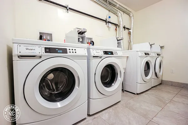 Rented by MySpaceNYC | media 23