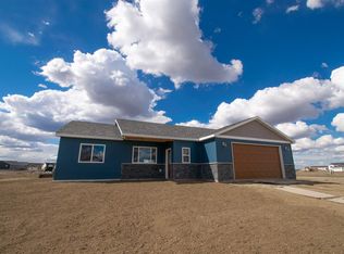 22 Olive Tree Cir, Minot, ND 58703