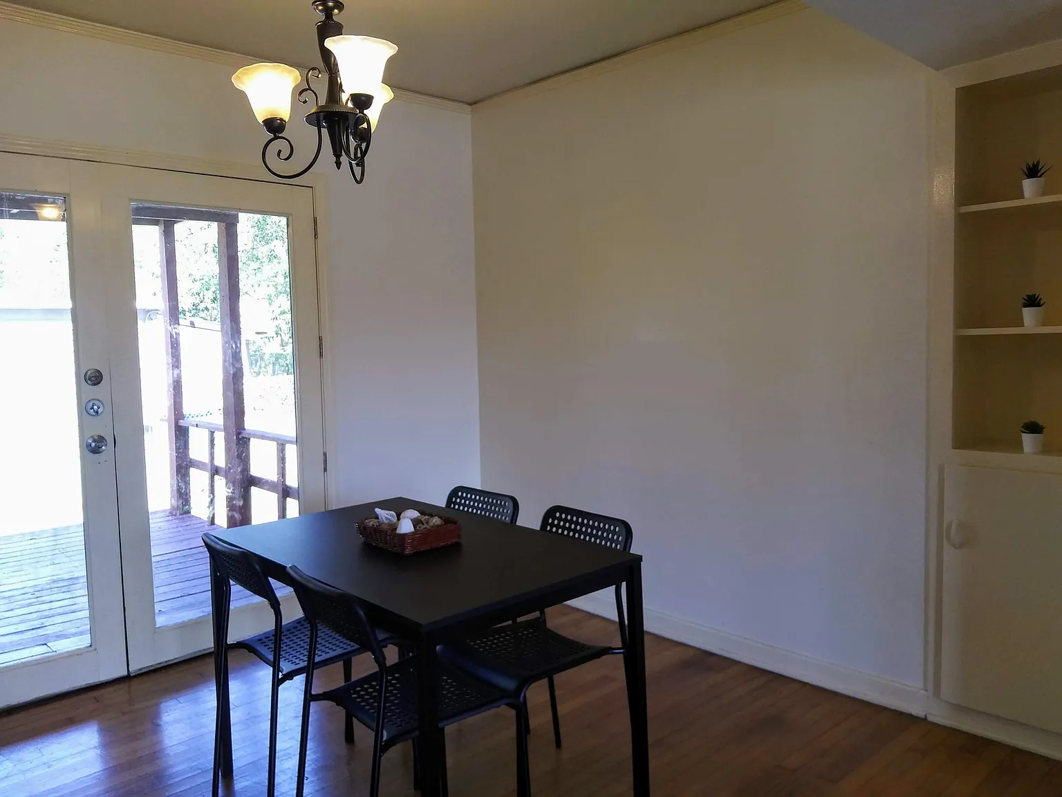 241 W Norwood Ct — Photo 3