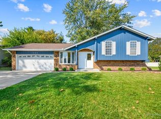 1560 Sheffield Dr, Elgin, IL 60123