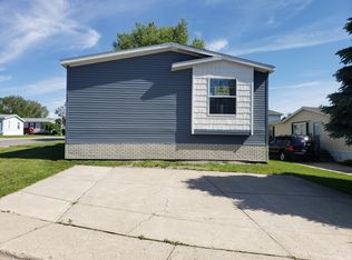 117 Dunhill Dr, Whitmore Lake, MI 48189