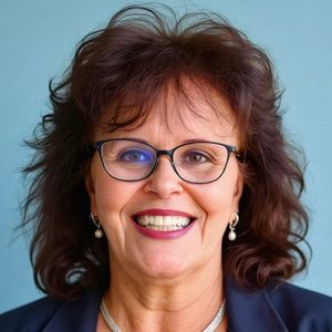 Suzanne Dana
