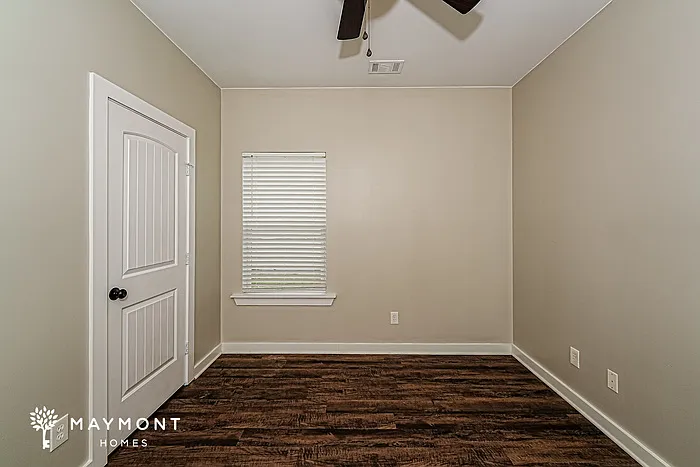 245 Hathaway Ln — Photo 12