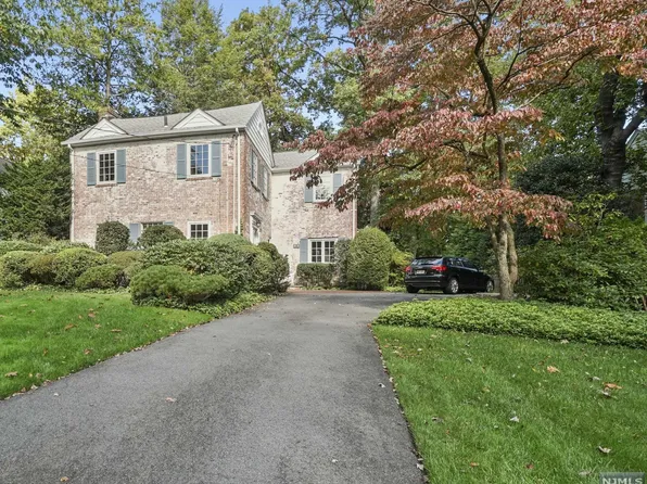 79 Erledon Rd, Tenafly, NJ 07670