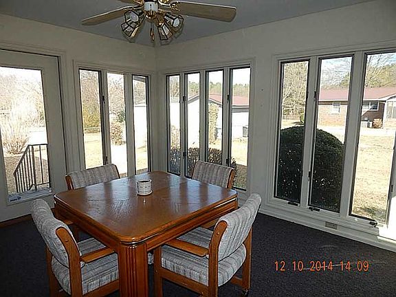 5th image of 30 Woodglen Dr