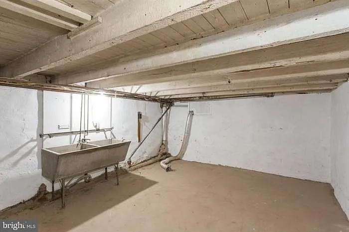 212 Franklin St — Photo 14