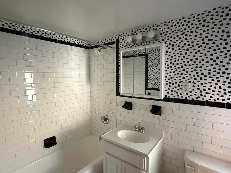 3300 Netherland Ave #1E — Photo 9