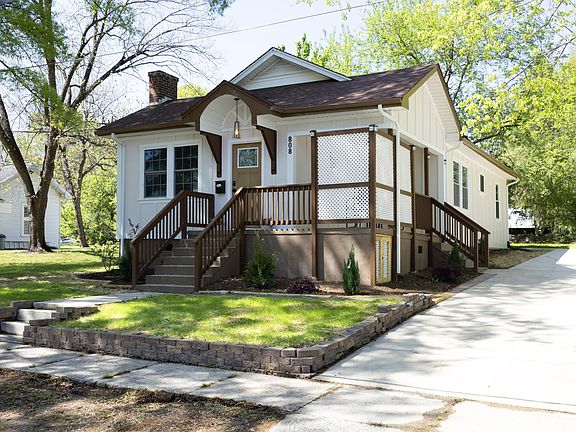 3rd image of 808 Grace Ave