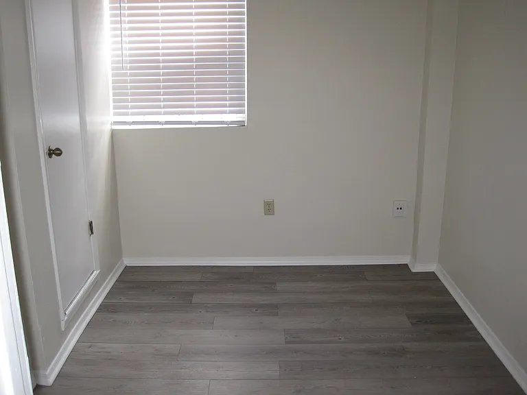1425 1/2 E Concord St — Photo 12