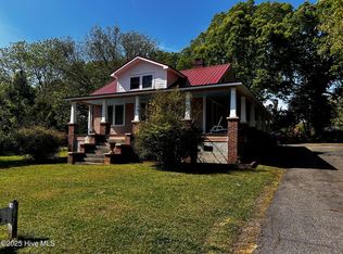 240 E Virginia St, Robbins, NC 27325