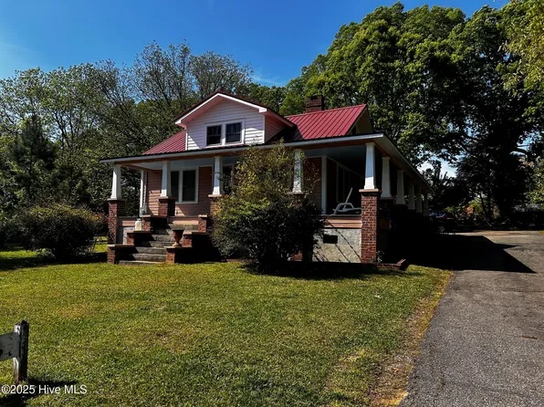 240 E Virginia Street, Robbins, NC 27325