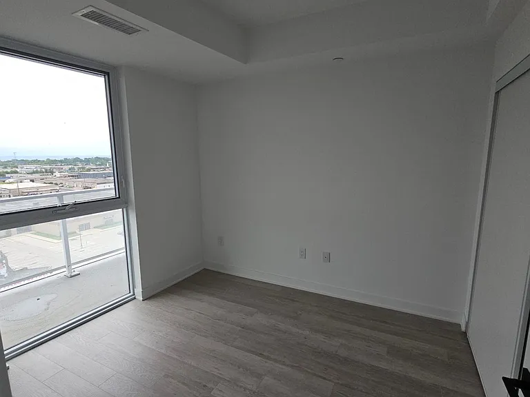 2782 Barton St E #913 — Photo 3
