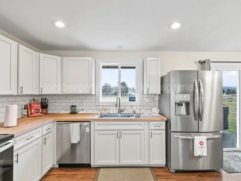4510 N Sommer St — Photo 3