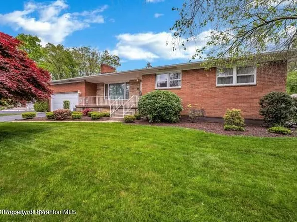 236 N Mountain Blvd, Mountain Top, PA 18707