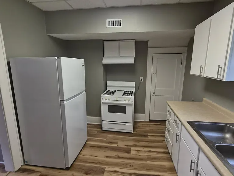465 Winsley St #1 — Photo 2