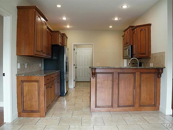 5th image of 1825 Evondale Dr