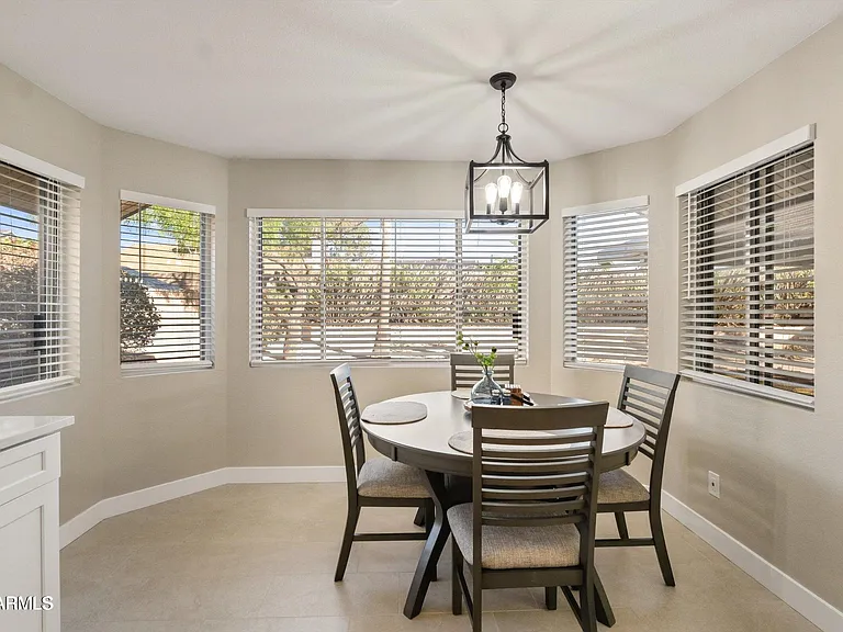 2735 N Diego Cir — Photo 10