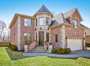 4715 Laurel Ave, Glenview, IL 60025