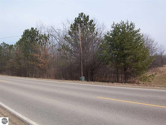 5th image of 1799 S Leaton Rd
