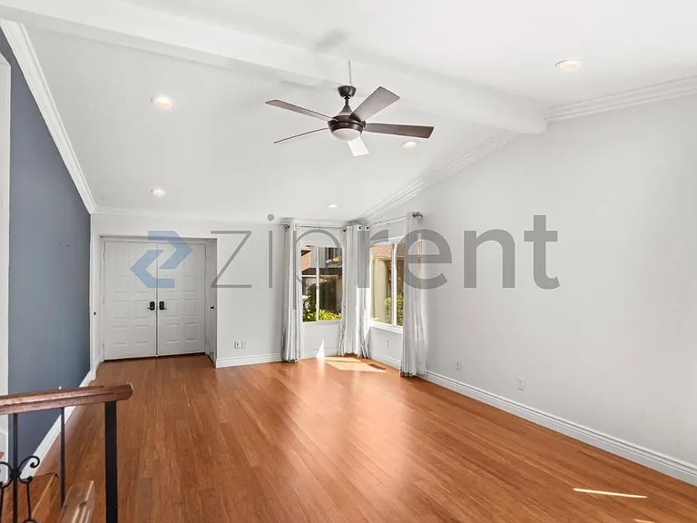 44 Bridlepath Ct — Photo 5