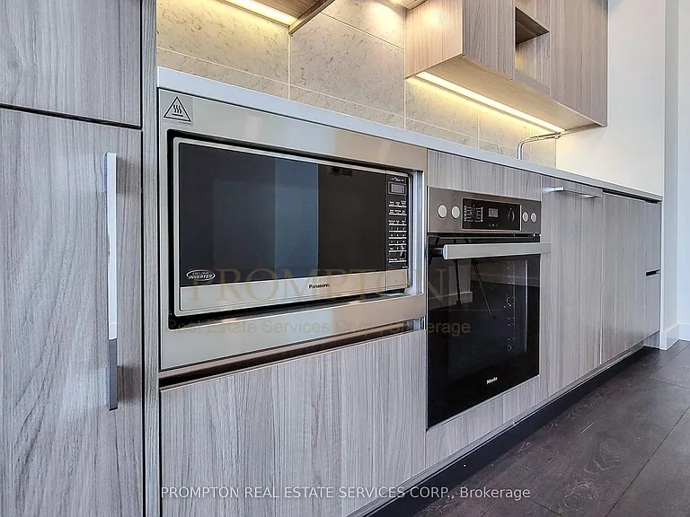 95 McMahon Dr #1109 — Photo 16