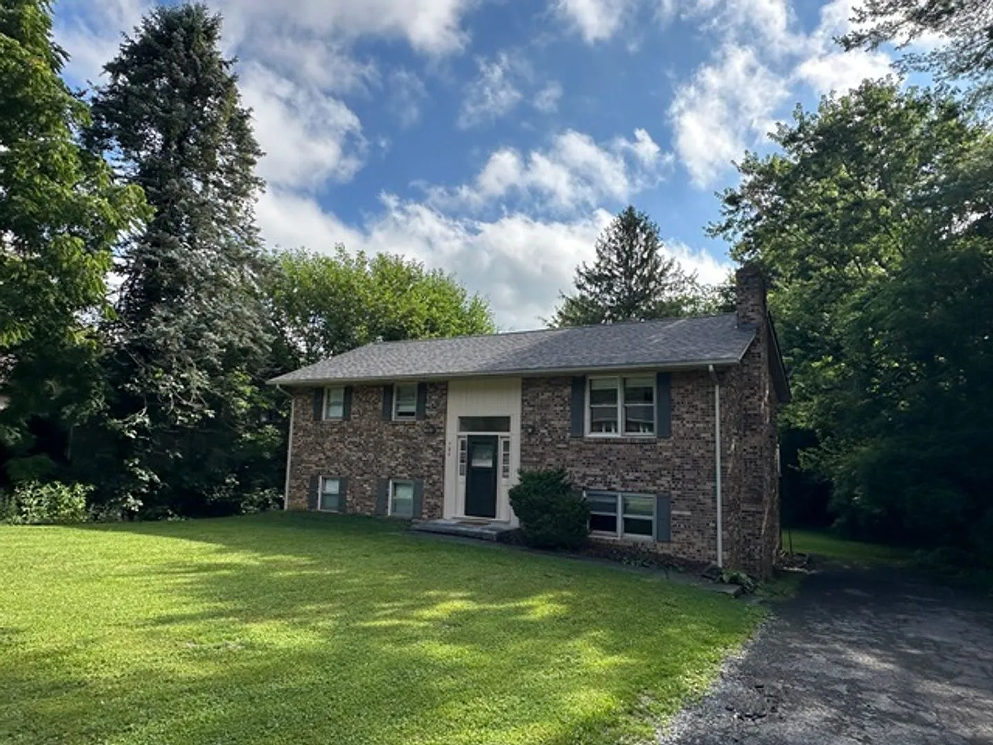 Rare 3BR/3BA Standalone Home Near VT Campus — Photo 2