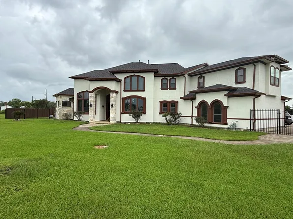 1909 E Archer Rd, Baytown, TX 77521