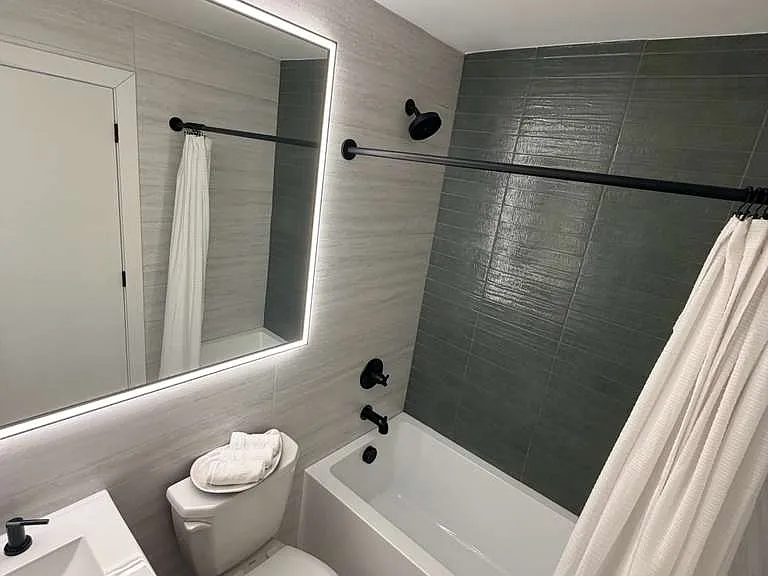 Cosmo 440 Luxury Apartments — Photo 15