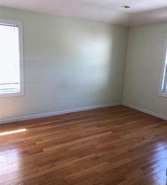 2nd image of 22401 Braddock Ave APT 1