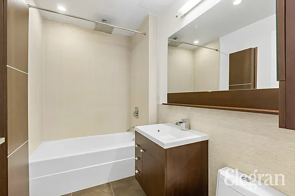 Sold by (Legacy) Elegran | media 20