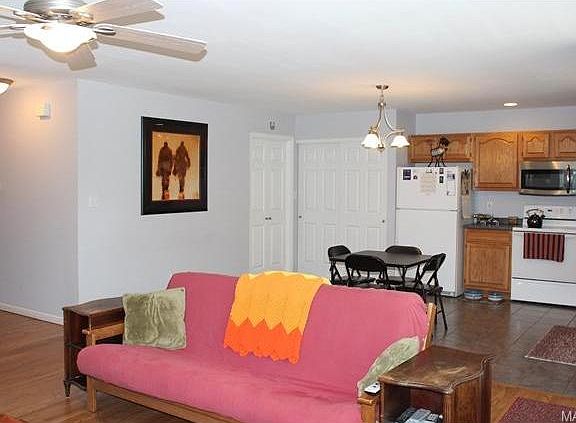 5th image of 152 Hogan Ave