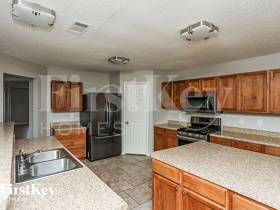 5th image of 520 Bald Cypress Dr