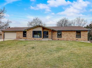 N95W16687 Roanoke Ct, Menomonee Falls, WI 53051