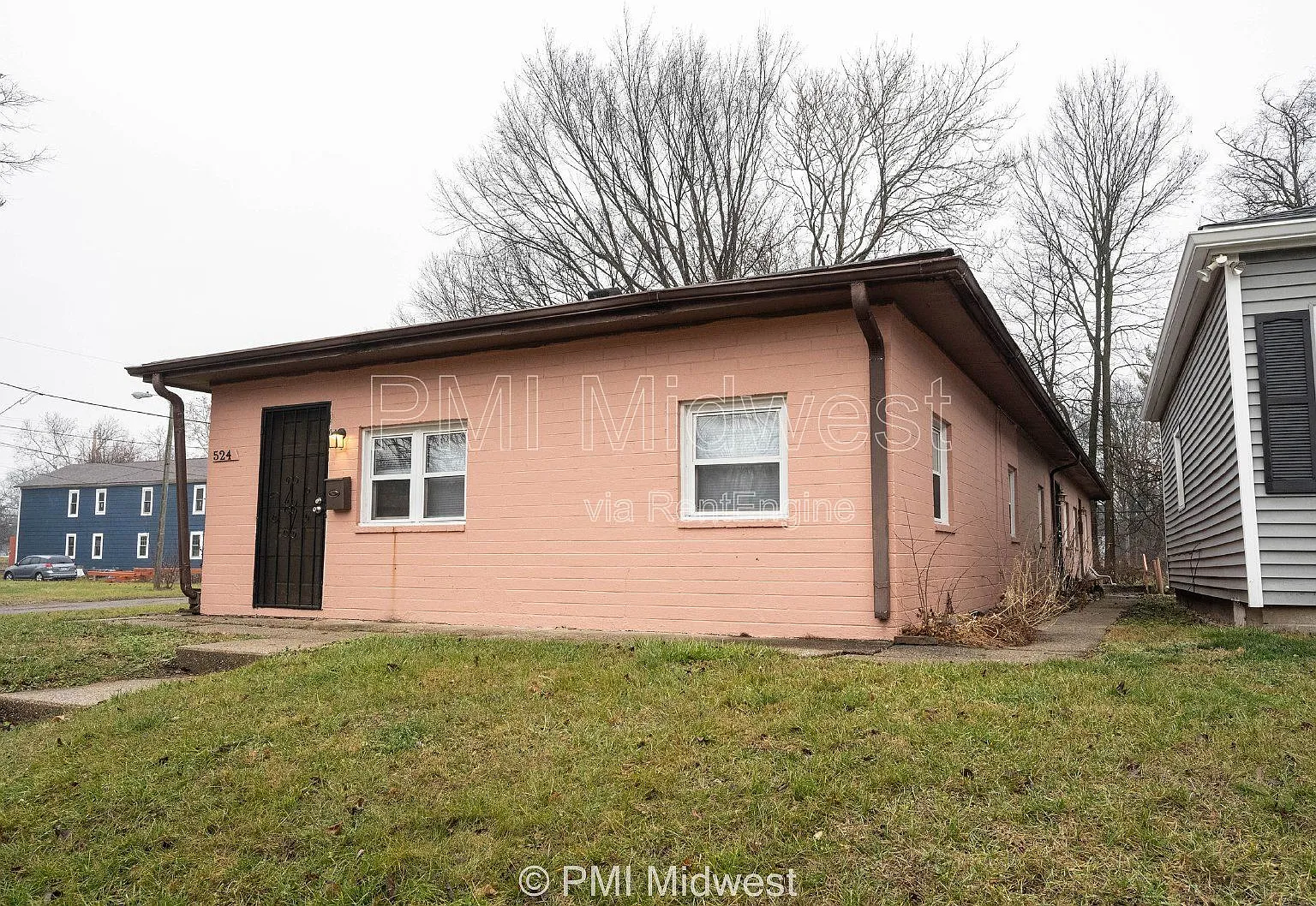 2 bed, 1.0 bath, 669 sqft, $949 — Photo 1