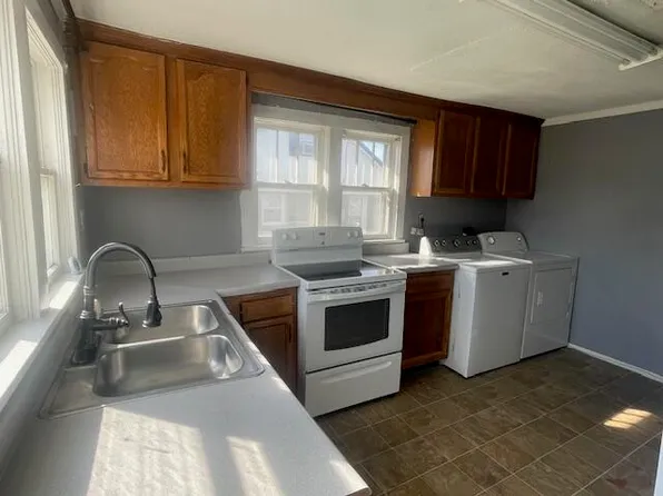 140 Emerson Dr, Russell Springs, KY 42642