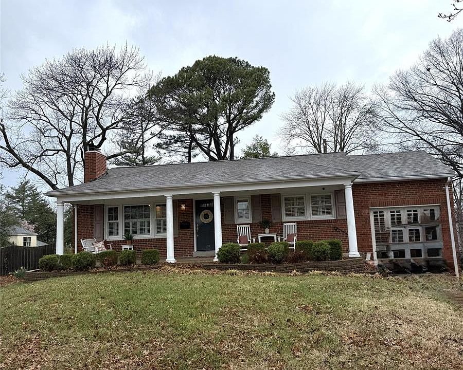 1st image of 625 Clemens Ct