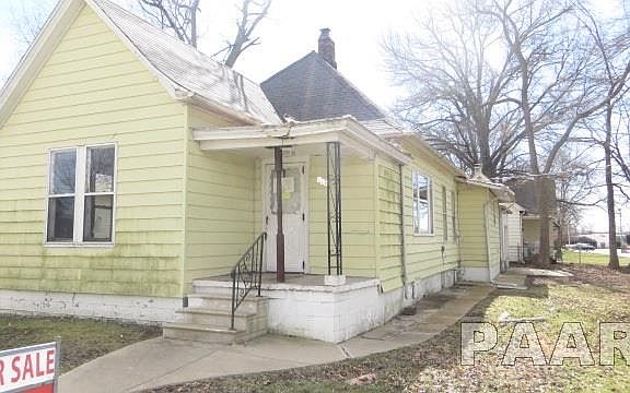 2nd image of 119 W Douglas St