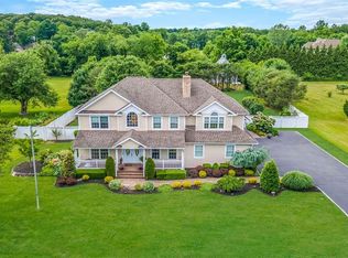 558 Elwood Rd, East Northport, NY 11731