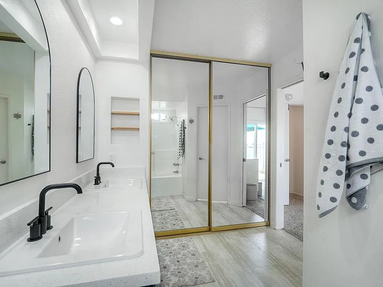 6817 Watercourse Dr — Photo 24