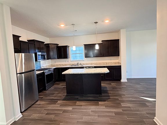 4th image of 594 Geronimo Dr