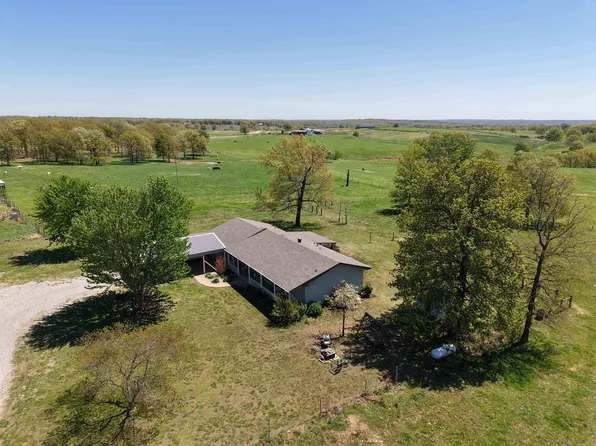 894 Statler Ln, Ash Flat, AR 72513