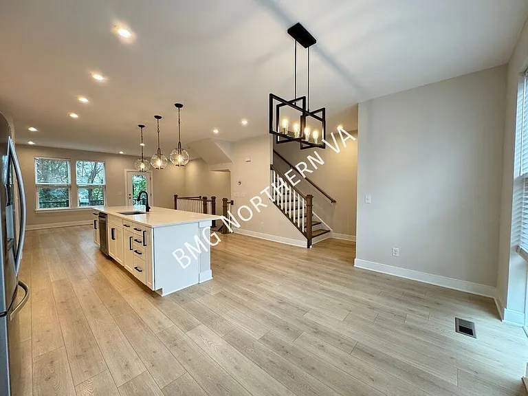 1021 S Taylor Ct — Photo 5