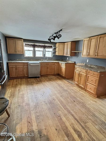 5th image of 134 S Long Pond Road