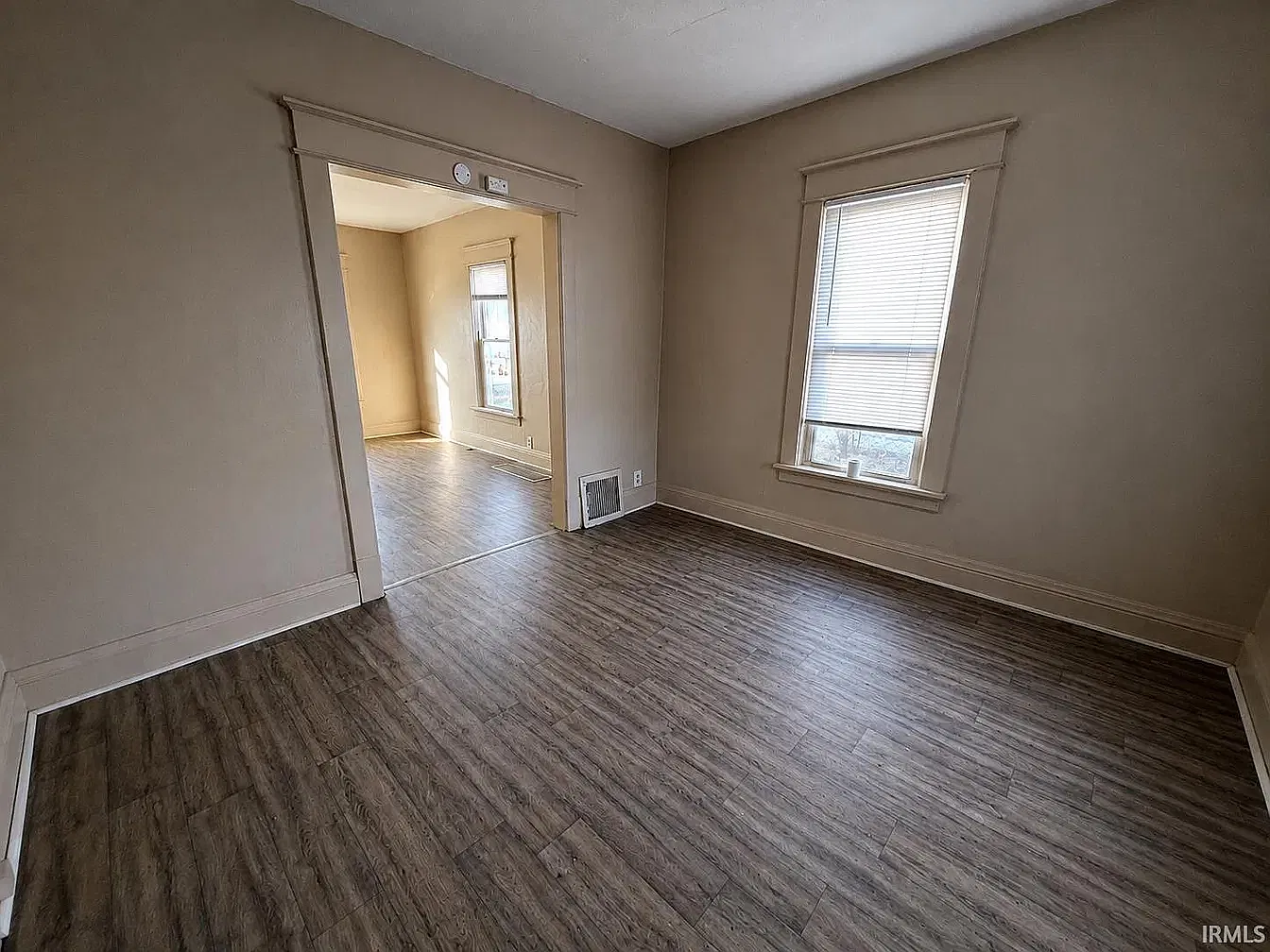 3 bed, 1221 sqft, $1,300 — Photo 3