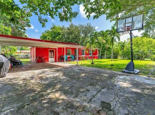 3031 NW 163rd St, Miami Gardens, FL 33054