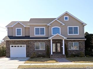 61 Jerome Ave, Mineola, NY 11501